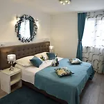 Guest house Kuzma 2 4*
