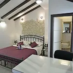 Kuzma 2 Guest house 4*